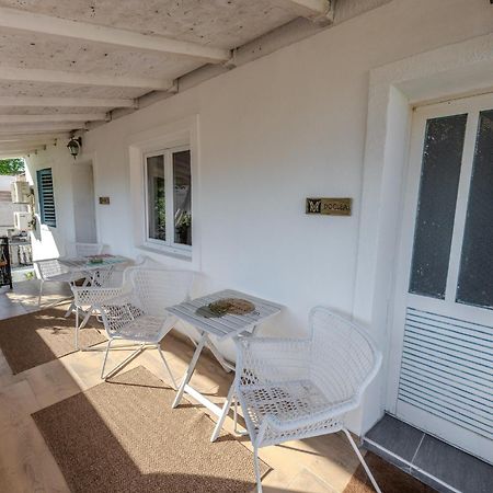 Guest House Mediterranea Pakoštane Buitenkant foto