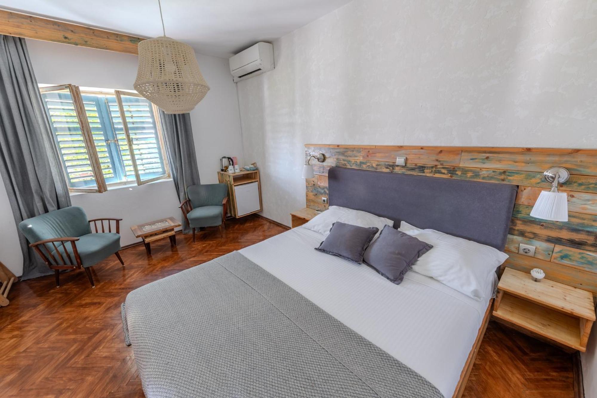 Guest House Mediterranea Pakoštane Buitenkant foto